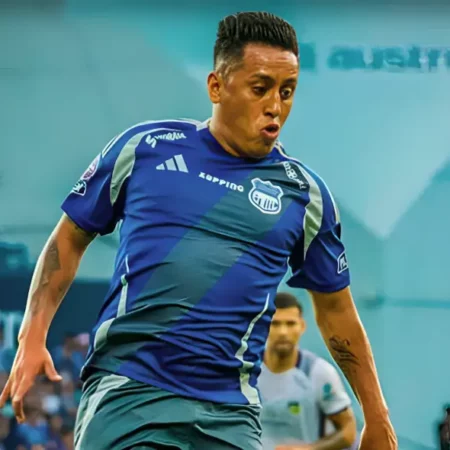 Christian Cueva regresa a Emelec tras una semana de rehabilitación en Perú, ya tiene alta médica
